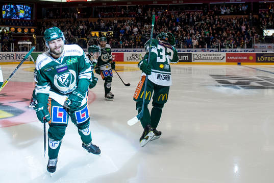 Färjestads Mikael Wikstrand jublar
