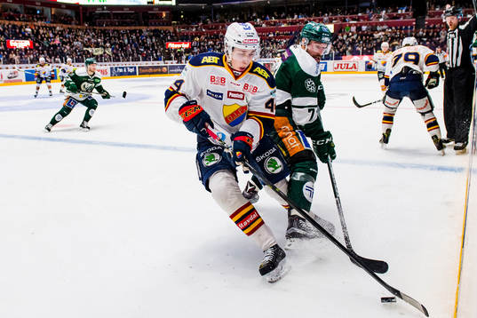 Djurgårdens Lukas Vejdemo och Färjestads Jonas Holös