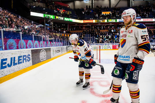 Djurgårdens Linus Johansson och Alexander Urbom deppar