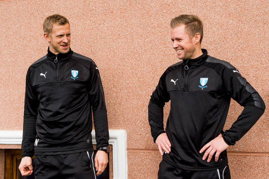 Sjukgymnast Alexander Nilsson och sjukgymnast Jesper