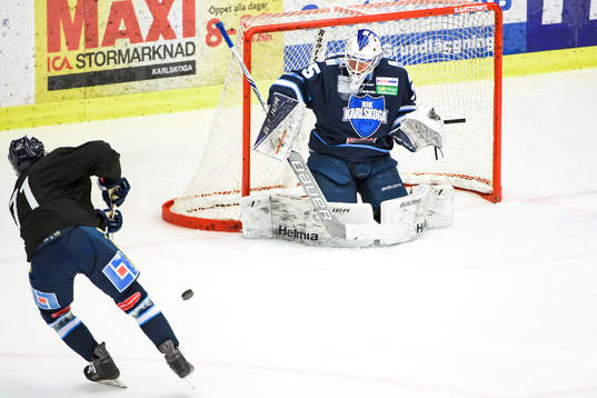 Karlskogas målvakt Emil Kruse