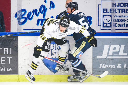 s Jonathan Andersson och Karlskogas Henrik Rommel