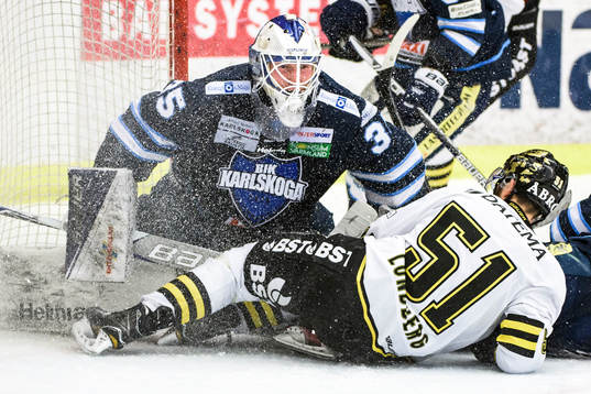 Karlskogas målvakt Emil Kruse