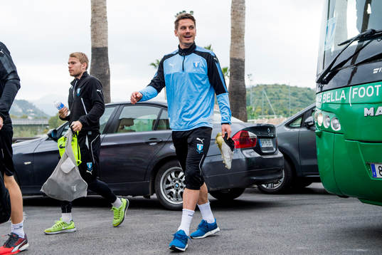 Markus Rosenberg ankommer till en träning