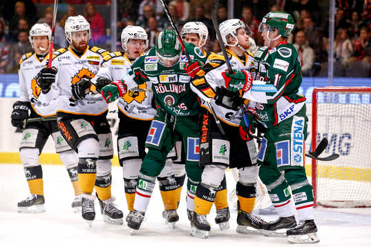 Stökigt framför Skellefteås mål när Frölundas