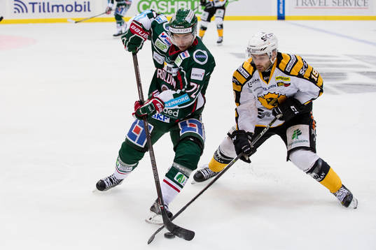 Frölundas Patrik Carlsson mot Skellefteås Andrew Calof