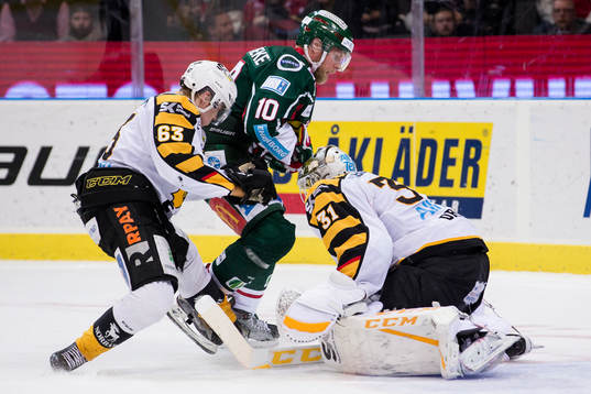 Frölundas Sean Bergenheim med en chans mot Skellefteås