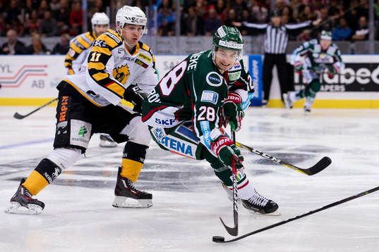 Frölundas Johan Sundström före Skellefteås Henrik Hetta