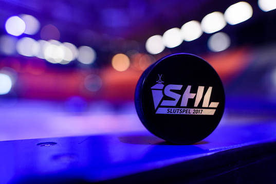 Matchpuck före kvartsfinal 1 i SM-slutspelet i ishockey