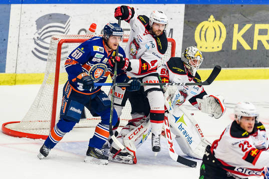 Växjös Erik Josefsson o kamp med Malmö Redhawks Noah