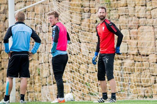 Teddy Bergqvist och målvakt Johan Wiland