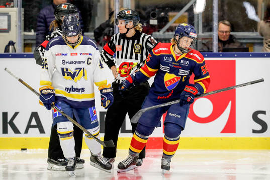 s Jenni Asserholt och Djurgårdens Alexandra Cipparone