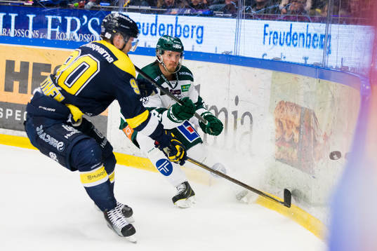 s Ted Brithén mot Färjestads Magnus Nygren