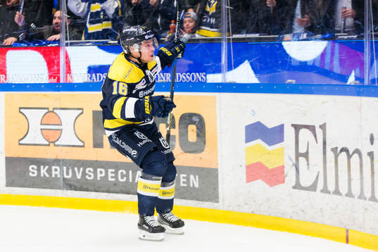 s Filip Sandberg jublar