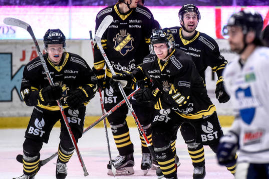 s Nicklas Heinerö jublar