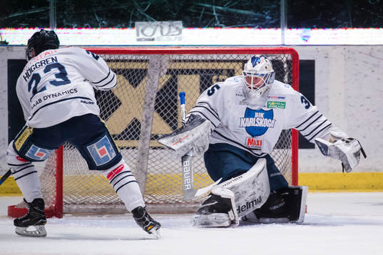 Karlskogas målvakt Emil Kruse