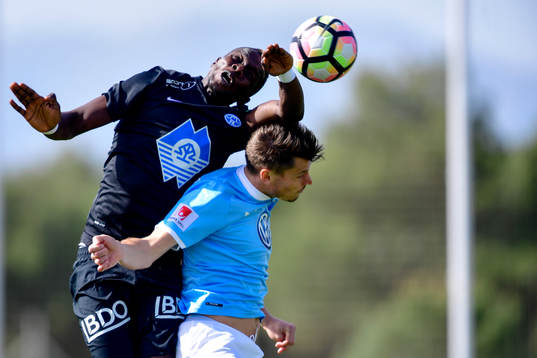 Moldes Isak Ssewankambo och Malmö FFs Markus Rosenberg