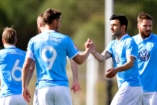 Malmö FFs Markus Rosenberg och Behrang Safari  jublar