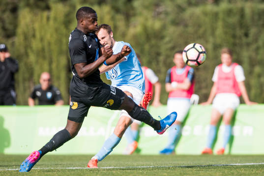 Malmö FFs Magnus Wolff Eikrem och Moldes Isak Ssewankambo