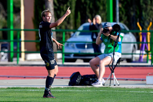 Moldes Eirik Hestad jublar