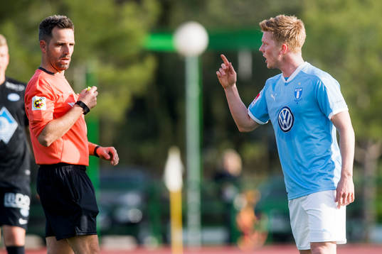 Malmö FFs Anders Christiansen missnöjd med domare Javier