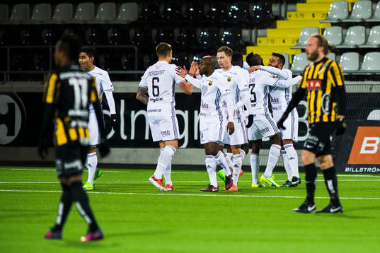 Östersunds spelare jublar