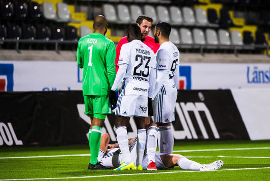 Östersunds Douglas Bergqvist ligger ner medan