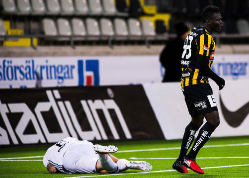 Östersunds Douglas Bergqvist ligger ner