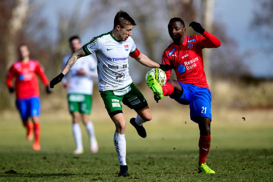Prespas Anton Viklund och Helsingborgs Monday Samuel