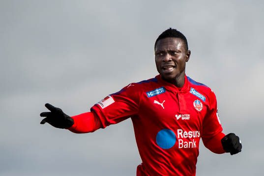 Helsingborgs Oke Akpoveta jublar