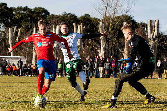 Helsingborgs Casper Seger mot Prespas Cimon Lydén och