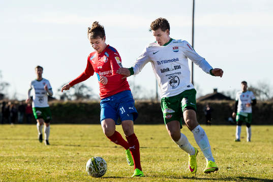 Helsingborgs Alex Timossi Andersson och Prespas Victor
