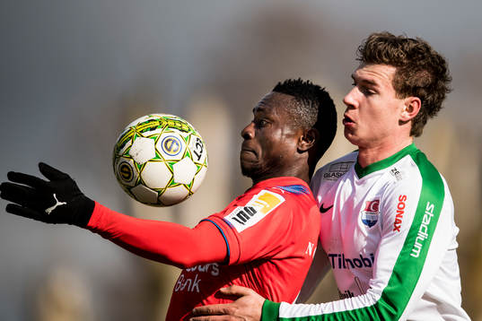 Helsingborgs Oke Akpoveta och Prespas Victor Sköld