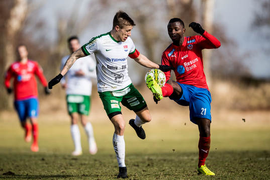 Prespas Anton Viklund och Helsingborgs Monday Samuel