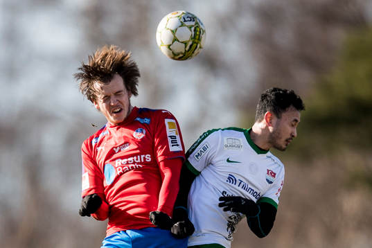 Helsingborgs Alexander Achinioti-Jönsson i nickduell med