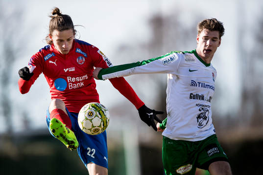 Helsingborgs Jesper Lange gör 4-0 bredvid Prespas Victor