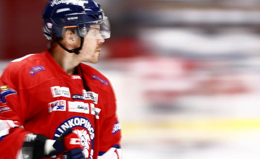 Linköpings Anssi Salmelaunder kvartsfinal 1 i SHL mellan