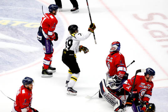 Brynäs Daniel Mannberg jublar