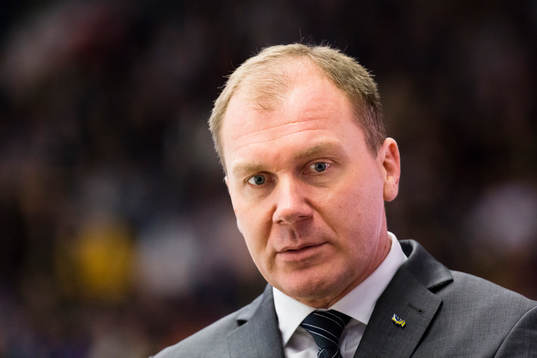s tränare Johan Lindbom