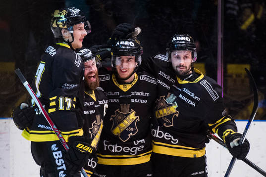 Bläddra bland fler bilder av Ishockey, hockeyallsvenskan, Playoff 2, AIK - Karlskoga