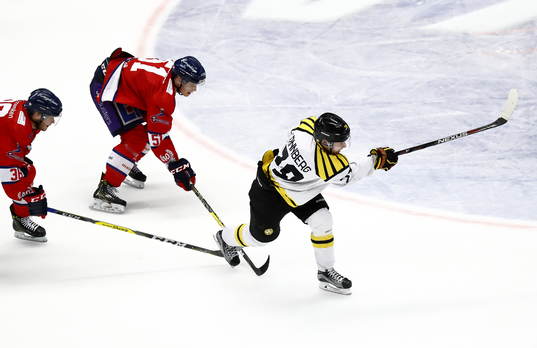 Brynäs Daniel Mannberg gör mål 0-3