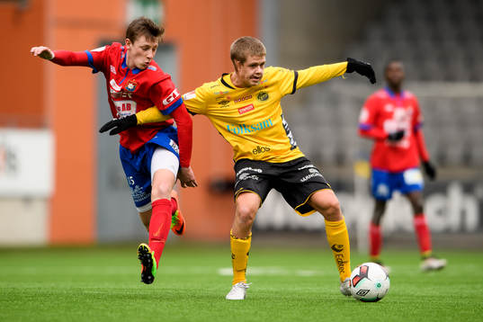 Elfsborgs Kevin Holmén och Örgrytes Daniel Simonsen