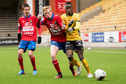 Elfsborgs Prince Isaac Kouame och Örgrytes Kevin Fransson
