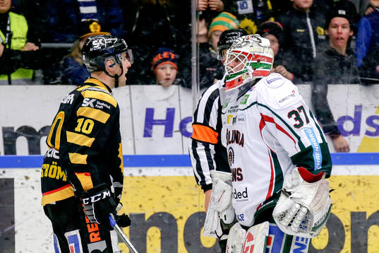 Skellefteås Joakim Lindström och Frölundas målvakt