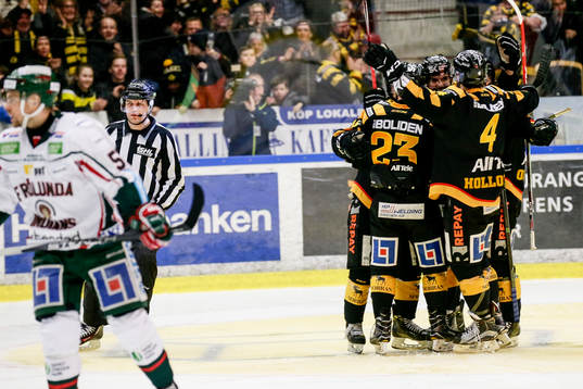 Skellefteås Jesper Olofsson jublar