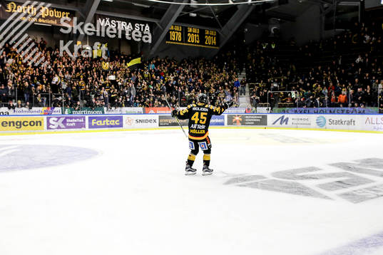 Skellefteås Oscar Möller jublar