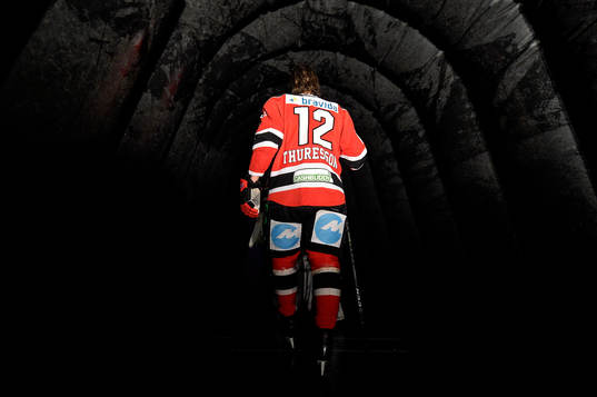 Malmö Redhawks Andreas Thuresson gör entre