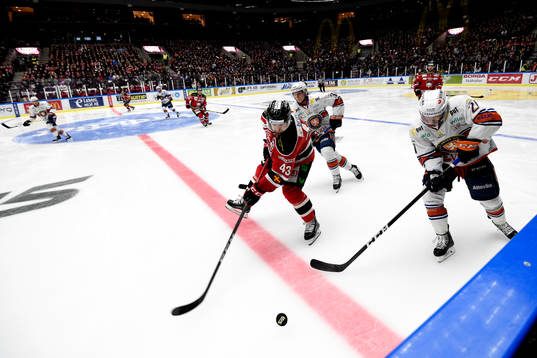 Malmö Redhawks Nichlas Hardt och Växjös Cory Murphy