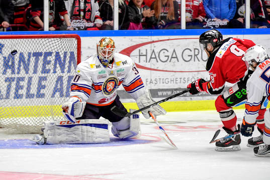 Malmö Redhawks Frederik Storm missar en chans mot Växjös