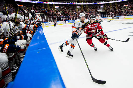 Växjös Dennis Everberg och Malmö Redhawks Robin Alvarez